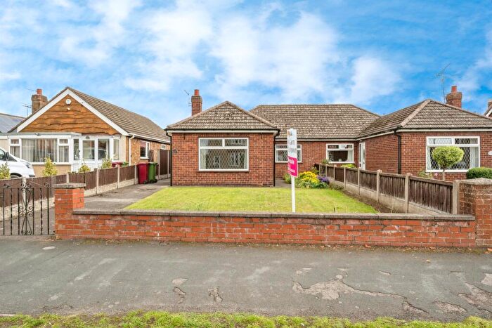 3 Bedroom Semi-Detached Bungalow For Sale In Scotter Road, Scunthorpe, DN15