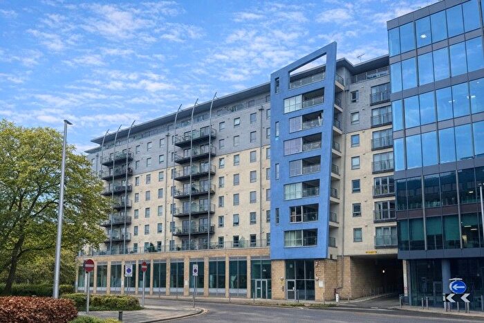1 Bedroom Flat To Rent In Woking, Surrey, GU21