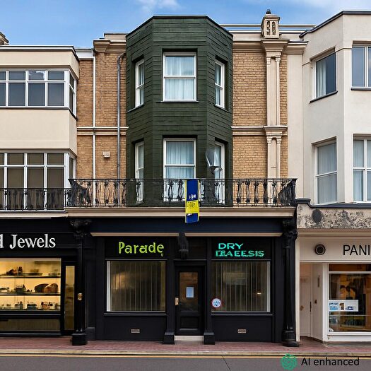 2 Bedroom Flat To Rent In Albert Road, Bournemouth, BH1