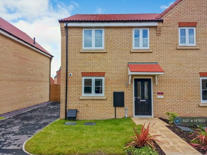 3 Bedroom Semi-Detached House To Rent In Brumpton Gardens, Newark, NG24