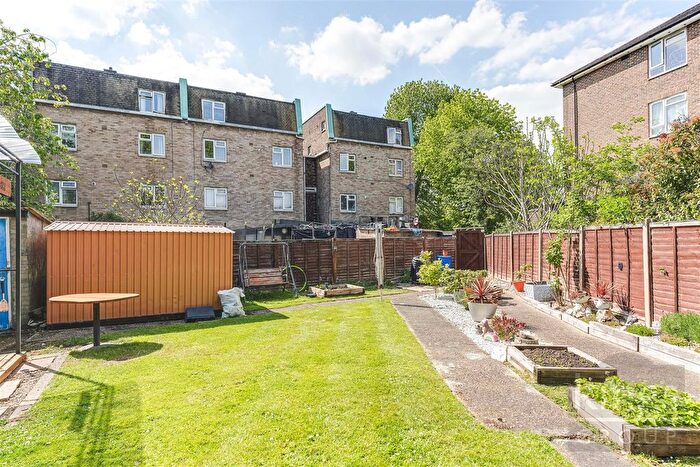 2 Bedroom Maisonette For Sale In Potter Street, Harlow, CM17