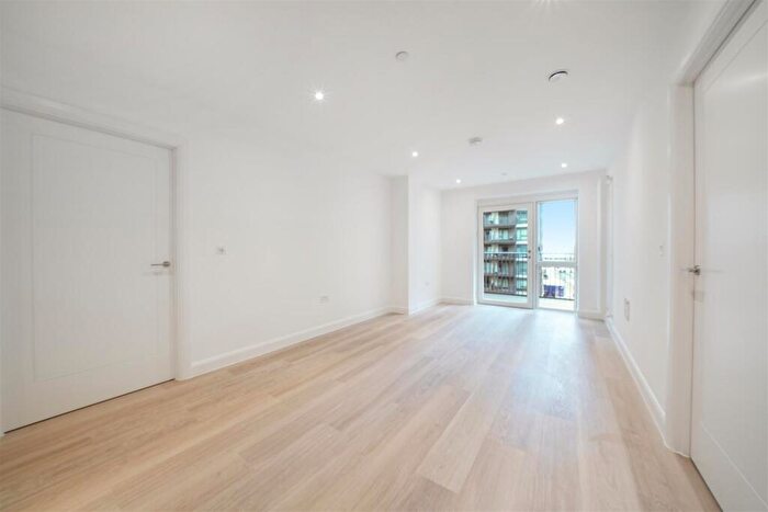 2 Bedroom Apartment For Sale In Ellipse House, Royal Victoria Dock, E16