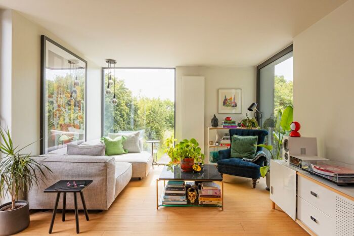 2 Bedroom Flat For Sale In Albany Road Ii, London, SE5
