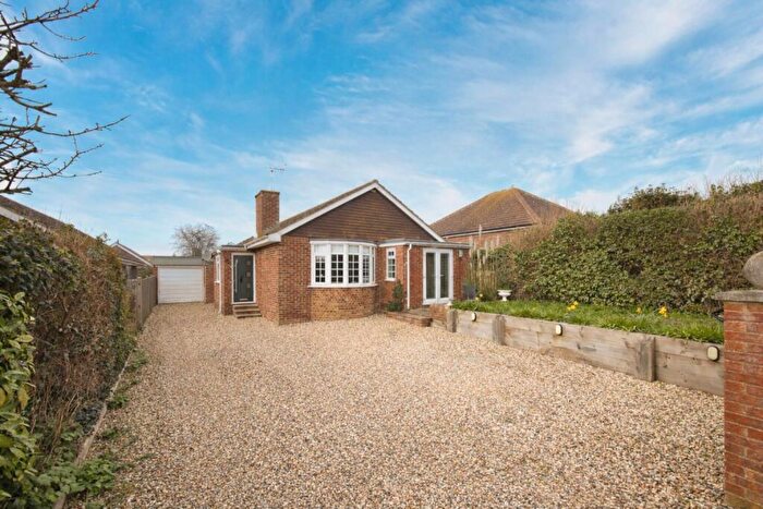 3 Bedroom Bungalow For Sale In Foads Hill, Cliffsend, Ramsgate, Kent, CT12
