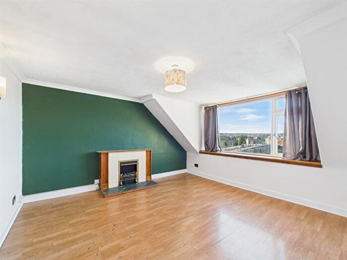 2 Bedroom Flat For Sale In Flat, Main Street, Bridgend, Perth, PH2