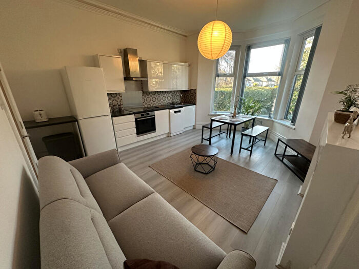 2 Bedroom Apartment To Rent In Grove Lane, Headingley, Leeds, West Yorkshire, LS6