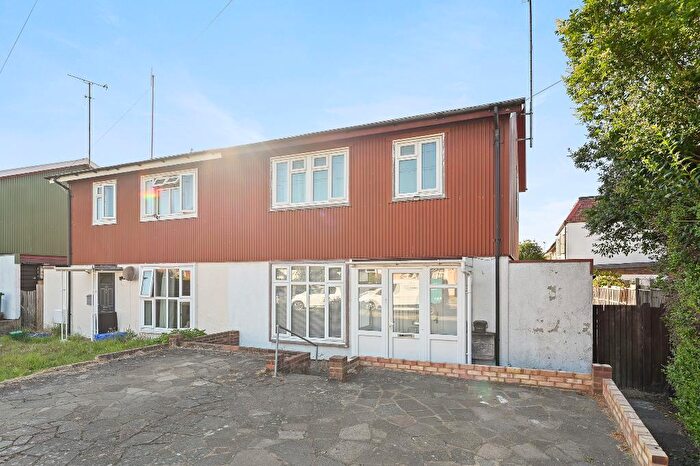 3 Bedroom House For Sale In Prayle Grove, London, NW2