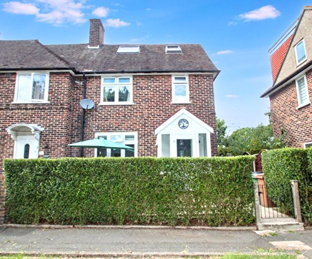 4 Bedroom End Terrace House For Sale In Bluehouse Road, London, E4