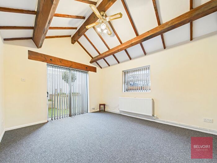 2 Bedroom Maisonette To Rent In Kings Road, Mumbles, Swansea, SA3