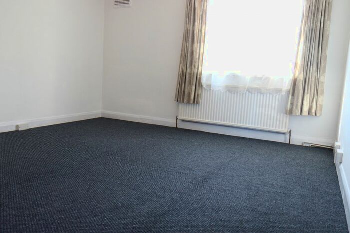 2 Bedroom Flat To Rent In Crawley Green Road, Luton, LU2