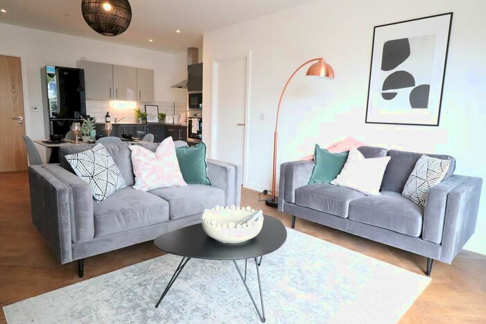 2 Bedroom Flat To Rent In , Broadside, Oldham Road, M4