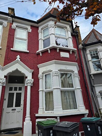 2 Bedroom Flat To Rent In Beresford Road, London, N8