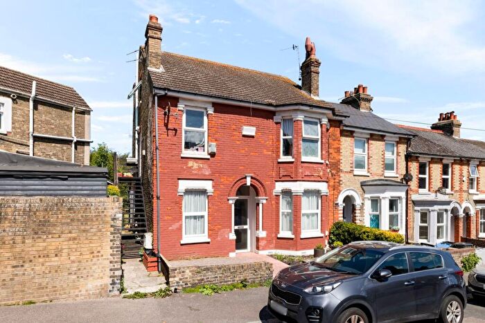 3 Bedroom Maisonette For Sale In Church Road, Elms Vale, Dover, CT17