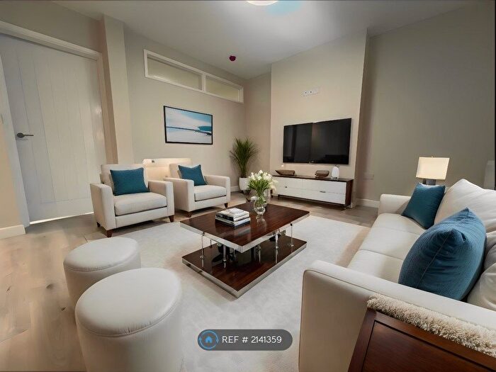 2 Bedroom Flat To Rent In Duncombe Road, Bristol, BS15