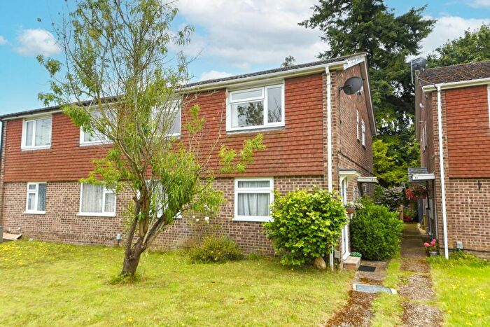 2 Bedroom Maisonette For Sale In Sutton Road, Speen, Newbury, RG14
