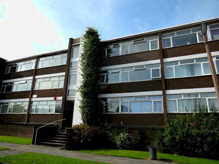 2 Bedroom Flat To Rent In Hornby Road, Wirral, CH62