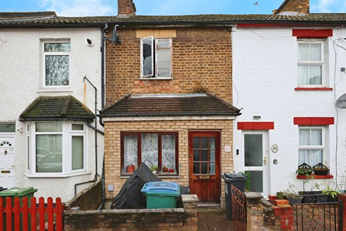 3 Bedroom Terraced House For Sale In Sotheron Road, Watford, WD17