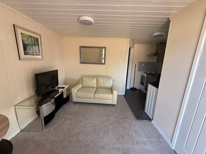 1 Bedroom Flat To Rent In West Fork Place, Liss, Hampshire, GU33