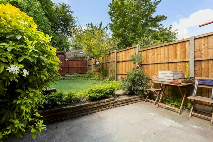5 Bedroom Town House To Rent In Pembroke Road, Muswell Hill, N10