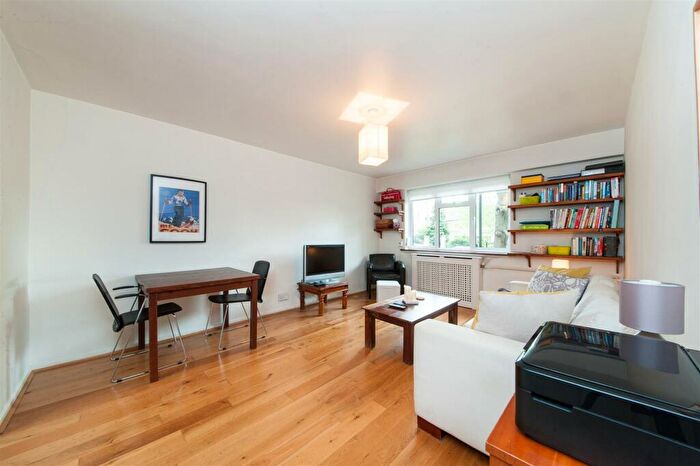 2 Bedroom Apartment To Rent In Harben Road, NW6
