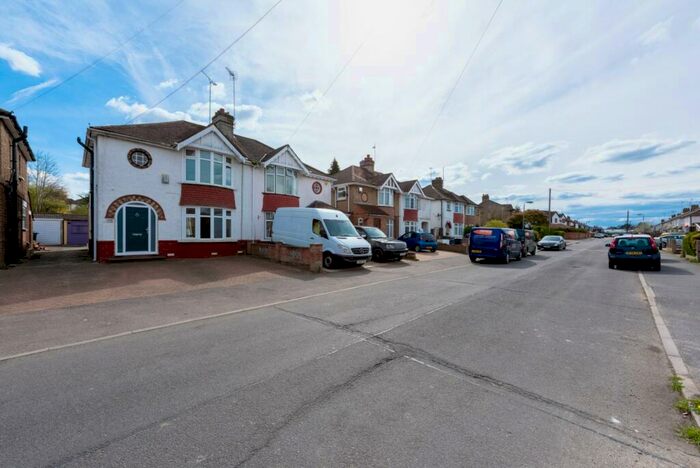 3 Bedroom Semi-Detached House To Rent In Westmorland Avenue, Luton, LU3