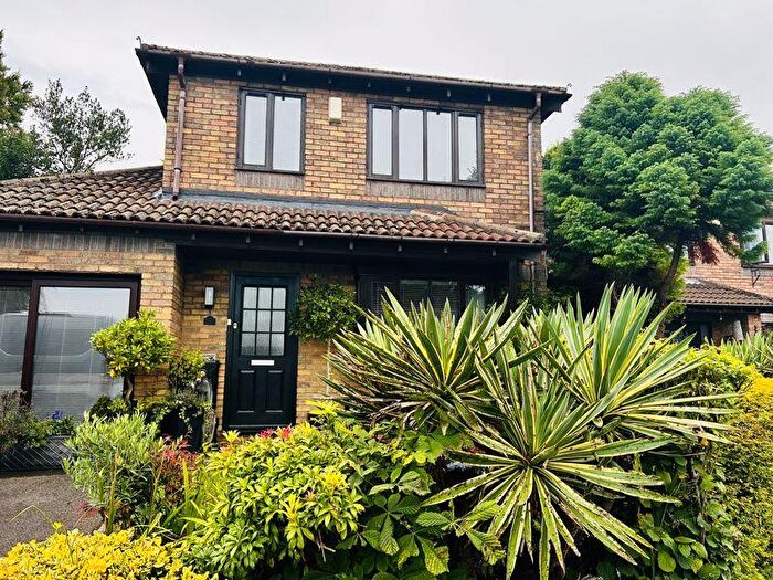 3 Bedroom Detached House To Rent In Waun Hir, Efail Isaf, CF38