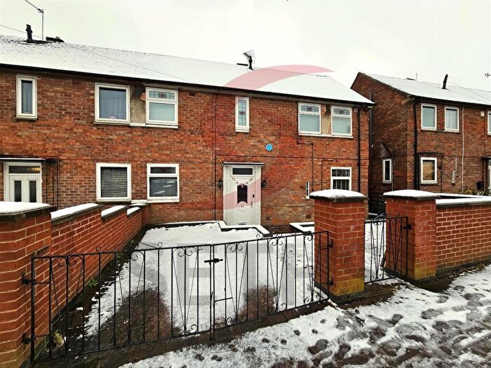 3 Bedroom End Of Terrace House To Rent In Blissett Road, New Parks, Leicester, LE3