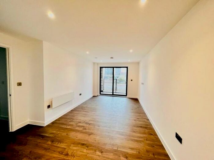 2 Bedroom Apartment To Rent In Waterhouse, Salford, M5