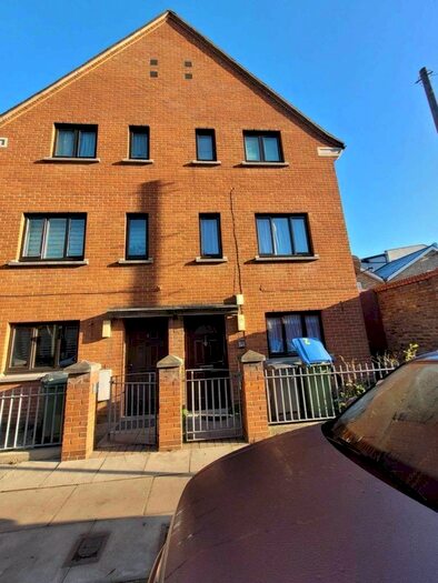 Studio To Rent In West Street, London, E11