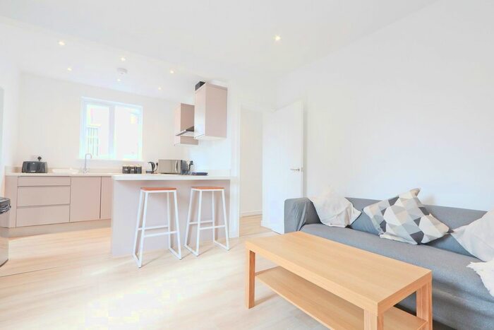 3 Bedroom Flat To Rent In Station Road, Filton, Bristol, BS34