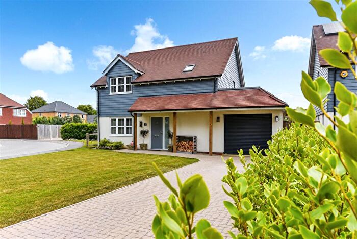 3 Bedroom Detached House For Sale In Longwood Close, Climping, BN17