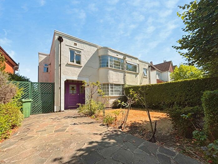 3 Bedroom Semi Detached House For Sale In Wardle Avenue, Tilehurst, Reading, RG31