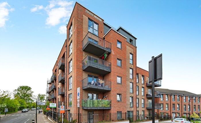 2 Bedroom Flat For Sale In Havelock Road, Southall, UB2