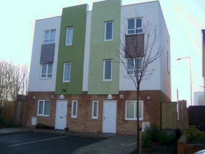 3 Bedroom SemiDetached House To Rent In Storey Town House, Northwood