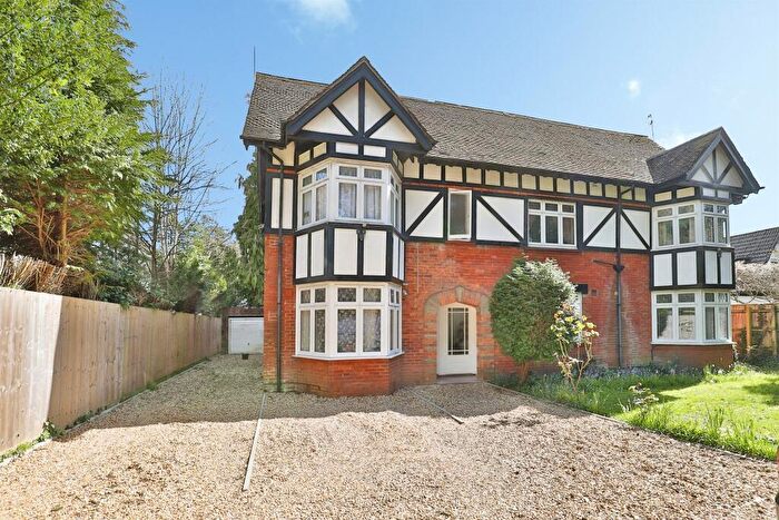 2 Bedroom Flat For Sale In Derby Road, Bournemouth, BH1