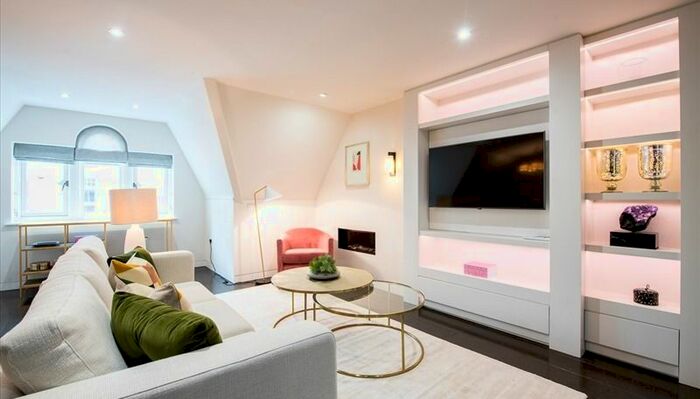 2 Bedroom Flat To Rent In Duke Street, Mayfair, London, W1K