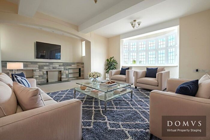 2 Bedroom Apartment To Rent In Weymouth, Dorset, DT4