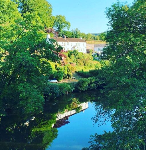 3 Bedroom Cottage For Sale In Riverside Location, Gunnislake, PL18
