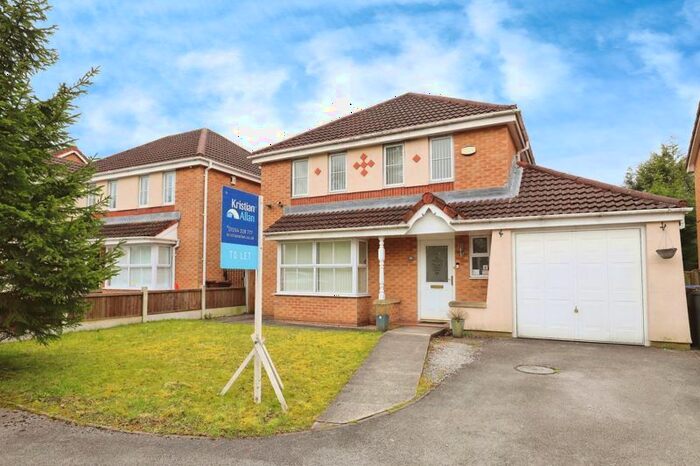 4 Bedroom Detached House To Rent In Greendale Drive, Radcliffe, Manchester, M26