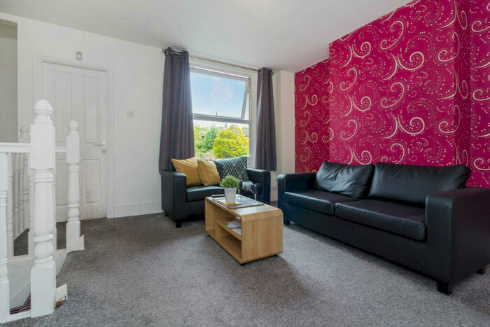 5 Bedroom House To Rent In Kirkstall Road, Leeds, LS4