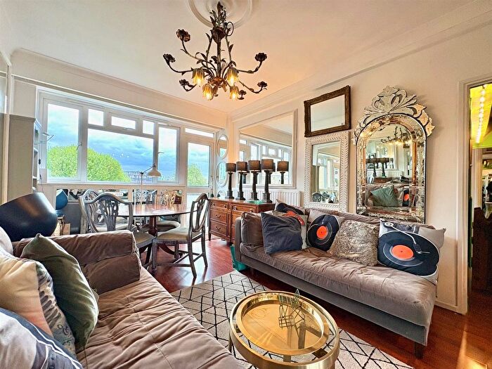 2 Bedroom Flat To Rent In Nelson Square, London, SE1