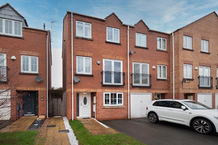 4 Bedroom Semi Detached House For Sale In Little Holland Gardens, Nuthall, Nottingham, NG16