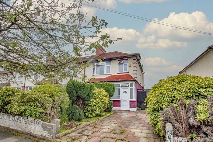 3 Bedroom Property To Rent In Sandbourne Avenue, London, SW19