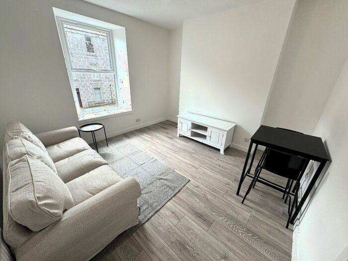 2 Bedroom Flat To Rent In Summerfield Terrace, City Centre, Aberdeen, AB24