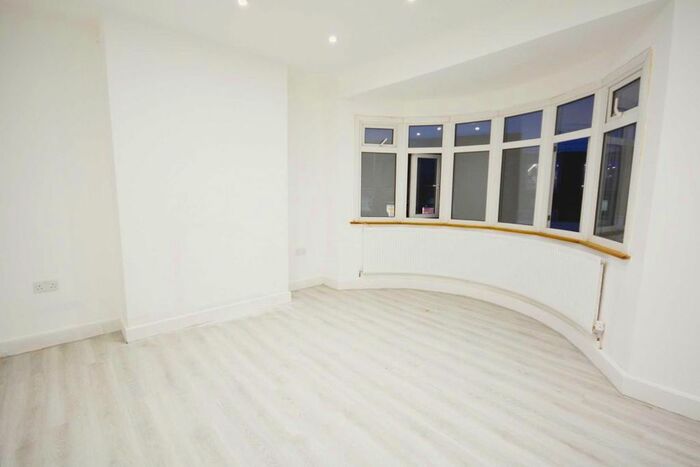 2 Bedroom Maisonette To Rent In Christchurch Avenue, Harrow, HA3