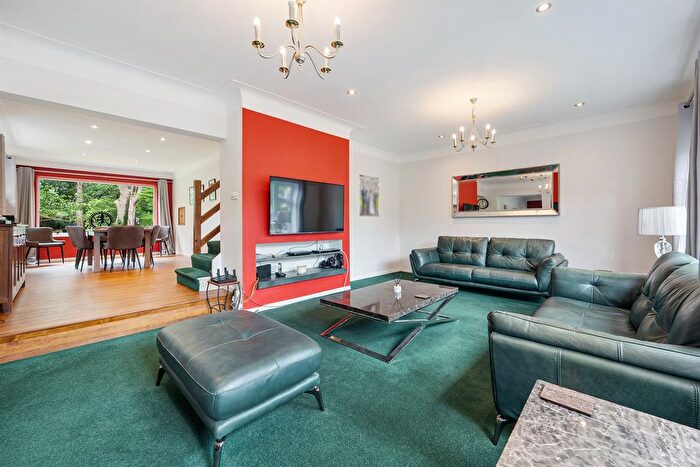 5 Bedroom Detached House For Sale In Taunton Road, Sale, M33