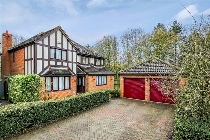 5 Bedroom Detached House To Rent In Lawson Place, Shenley Lodge, Milton Keynes MK5