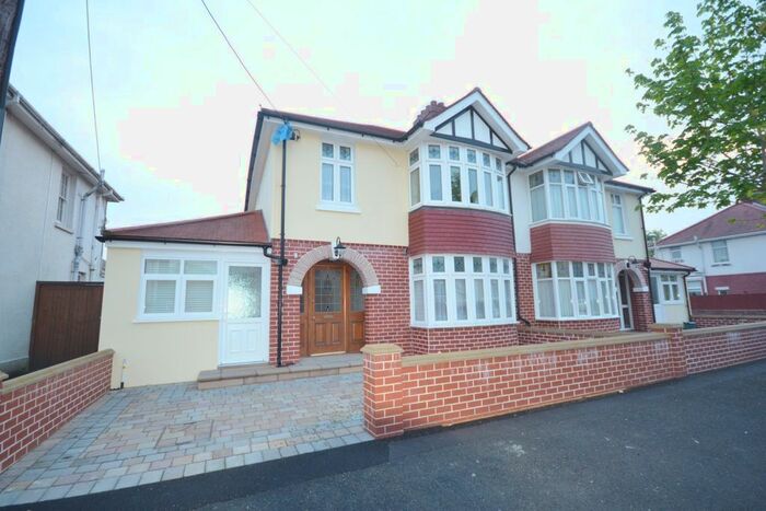 3 Bedroom Semi-Detached House To Rent In Steele Avenue, Carmarthen, Carmarthenshire, SA31
