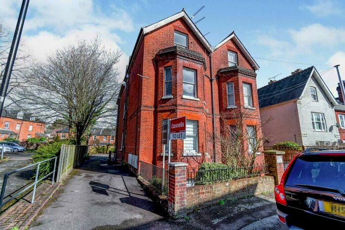 1 Bedroom Flat To Rent In Victoria Road, Winchester, SO23