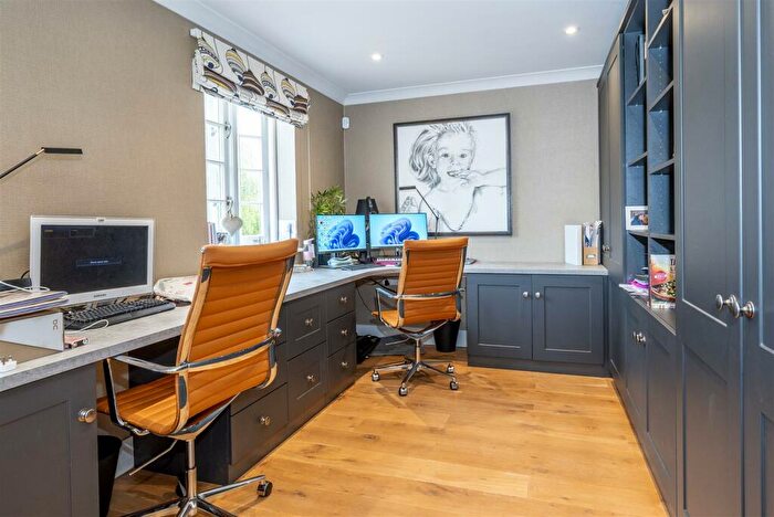 6 Bedroom Country House For Sale In Church Road, Snitterfield, Stratford-upon-Avon, CV37